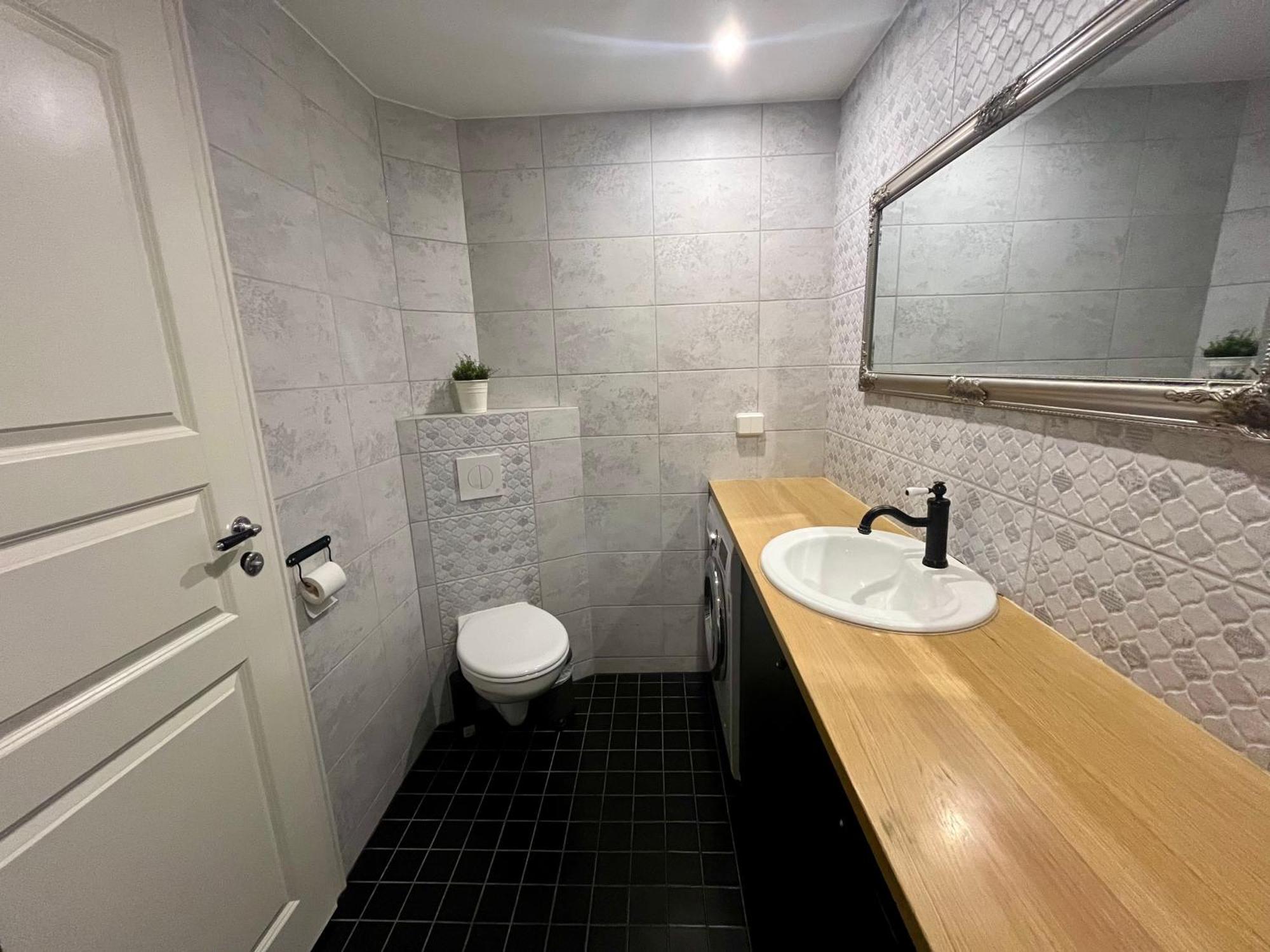 Old Town Apartment - Self Check In Võru المظهر الخارجي الصورة