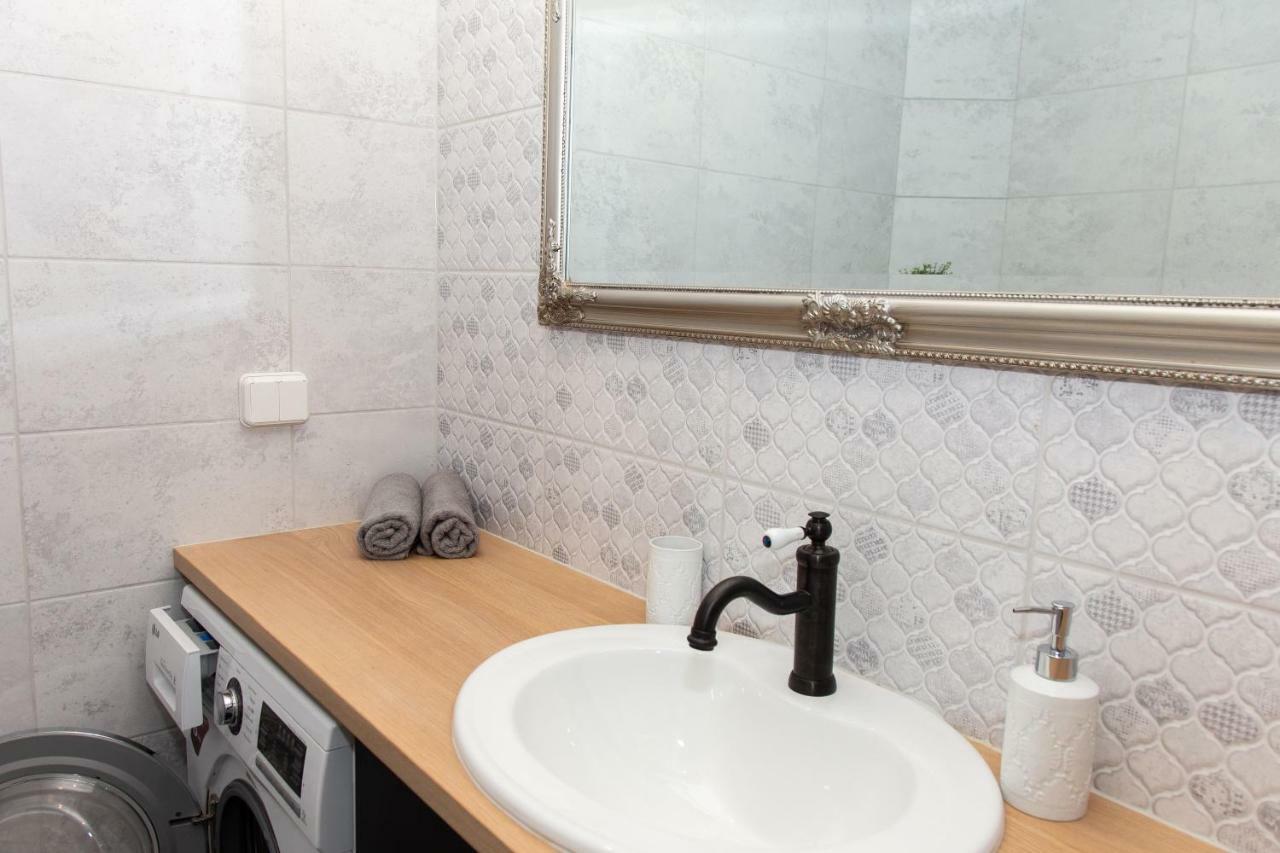 Old Town Apartment - Self Check In Võru المظهر الخارجي الصورة
